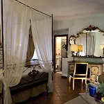 Castello Della Castelluccia Hotel 4*