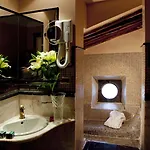 Castello Della Castelluccia 4* רומא