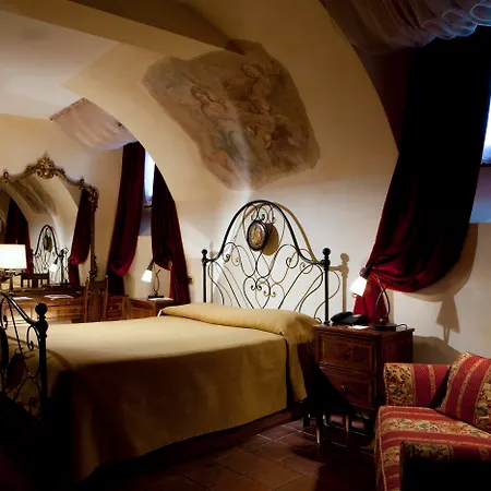 호텔 Castello Della Castelluccia 4*