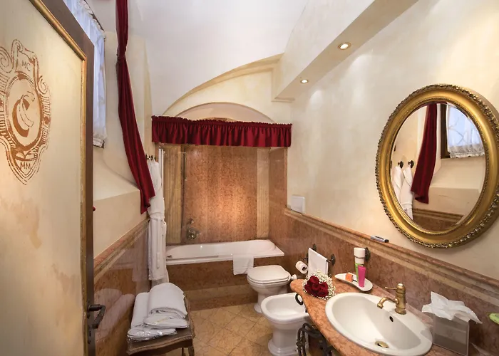 Castello Della Castelluccia Hotel 4*