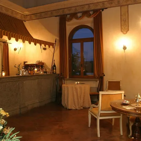 Отель Castello Della Castelluccia 4*